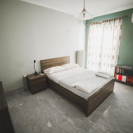 Apartment On Nikaias 5C พาทรา ภายนอก รูปภาพ