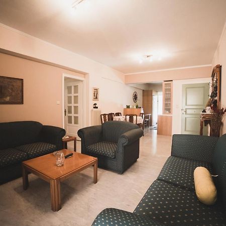 Apartment On Nikaias 5C พาทรา ภายนอก รูปภาพ