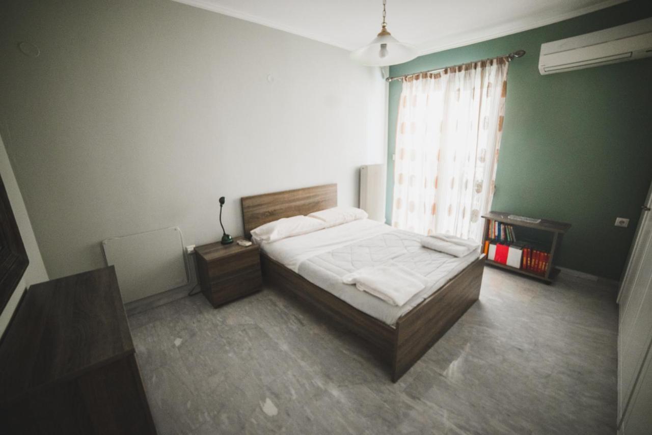 Apartment On Nikaias 5C พาทรา ภายนอก รูปภาพ