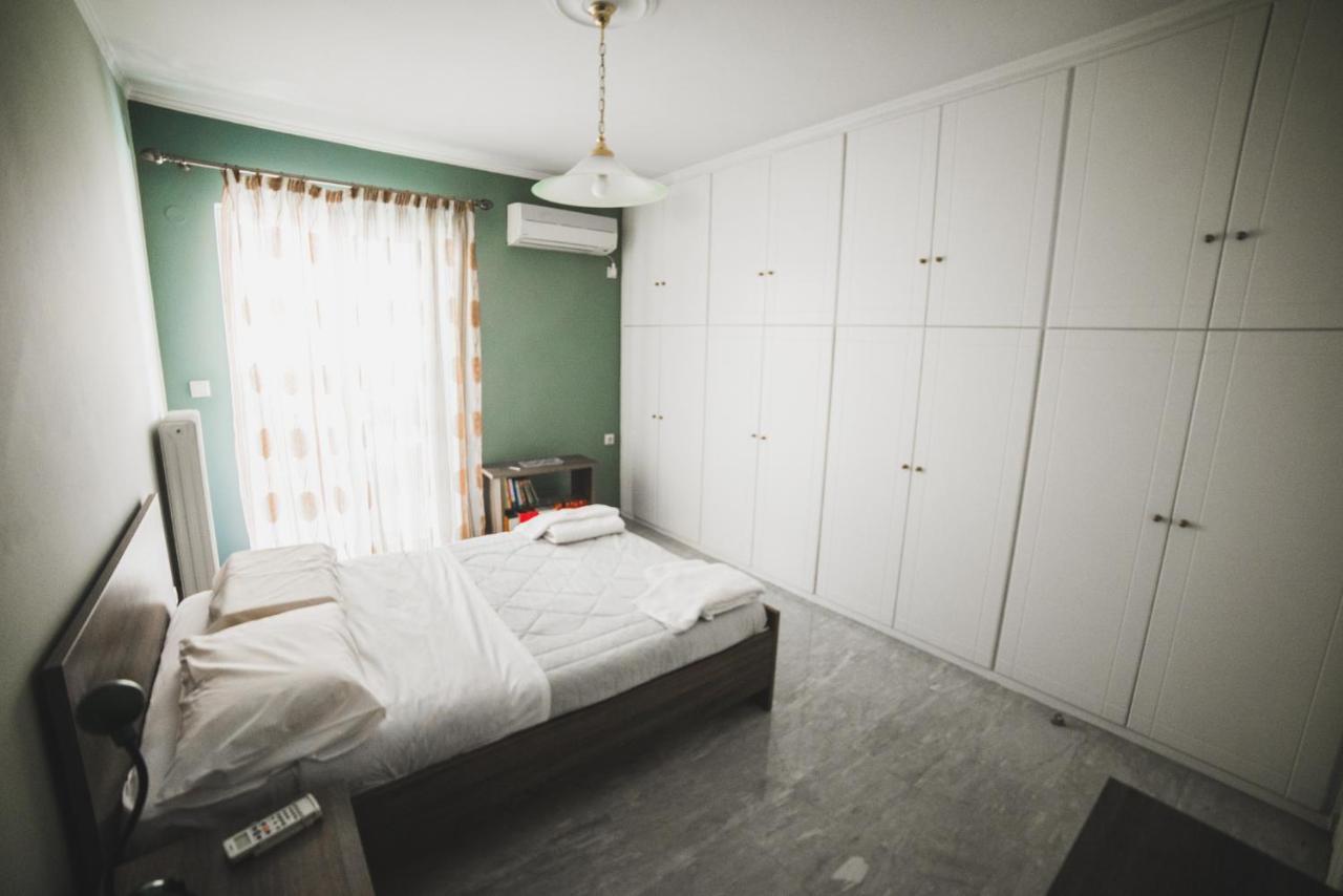 Apartment On Nikaias 5C พาทรา ภายนอก รูปภาพ