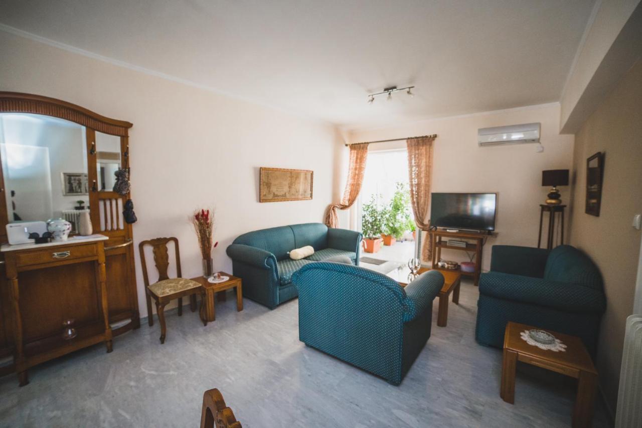 Apartment On Nikaias 5C พาทรา ภายนอก รูปภาพ