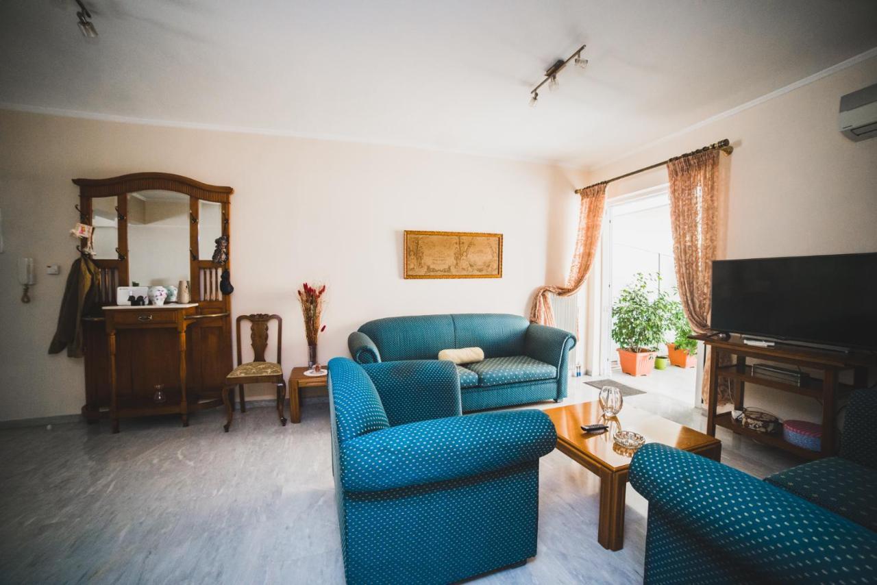 Apartment On Nikaias 5C พาทรา ภายนอก รูปภาพ
