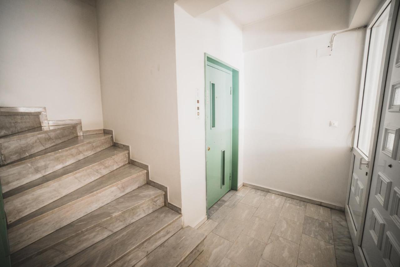 Apartment On Nikaias 5C พาทรา ภายนอก รูปภาพ